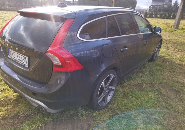 Volvo V60 cena 31500 przebieg: 250000, rok produkcji 2011 z Trzebiatów małe 46